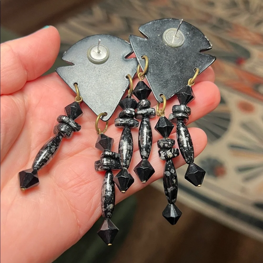 Chunky VTG Southwestern 80s Arrowhead Splatter Beaded Dangle Statement Earrings